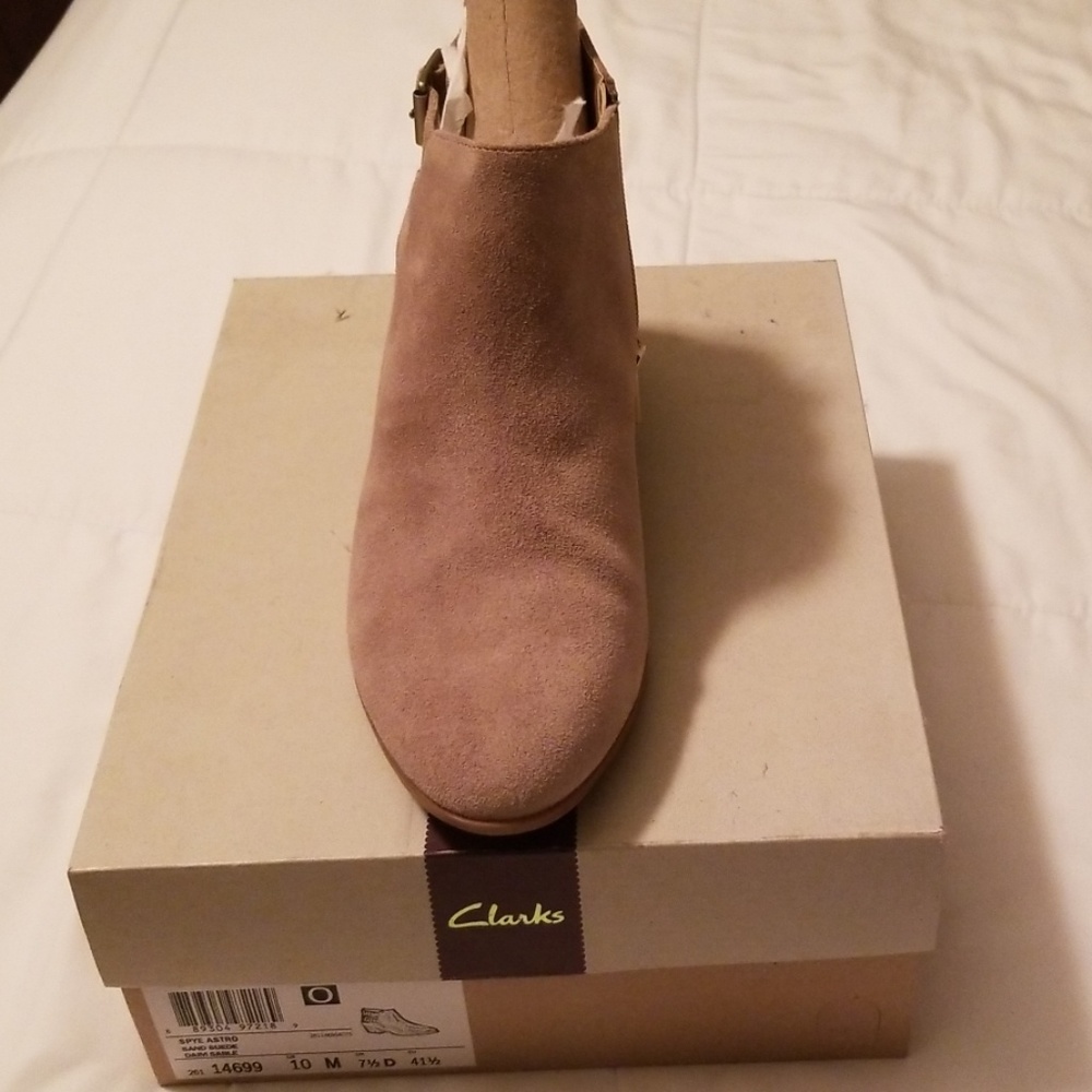 Clark's booties - Picture 2 of 4